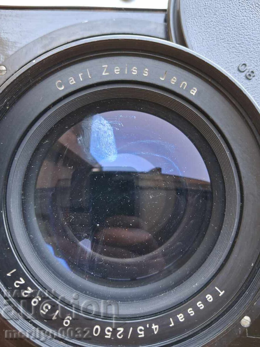 Aparat foto profesional studio Carl Zeiss Jena GDR trepied R cu preț 569.90 BGN | € 291.39 Aparat foto profesional studio Carl Zeiss Jena GDR trepied R cu preț 569.90 BGN | € 291.39