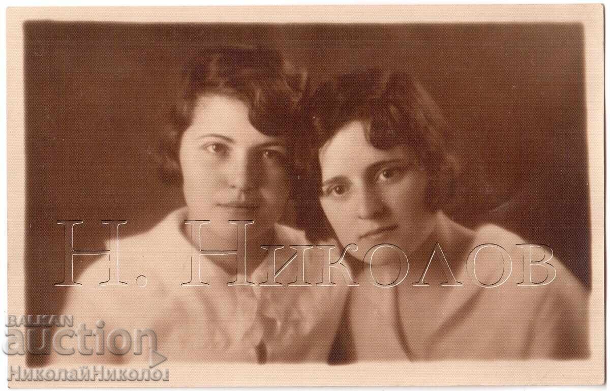 1930 ΠΑΛΙΑ ΦΩΤΟΓΡΑΦΙΑ ΣΟΦΙΑΣ ΛΥΔΙΑΣ ΚΑΙ ΜΕΡΙ ΣΤΟ ΚΟΛΕΓΙΟ E135