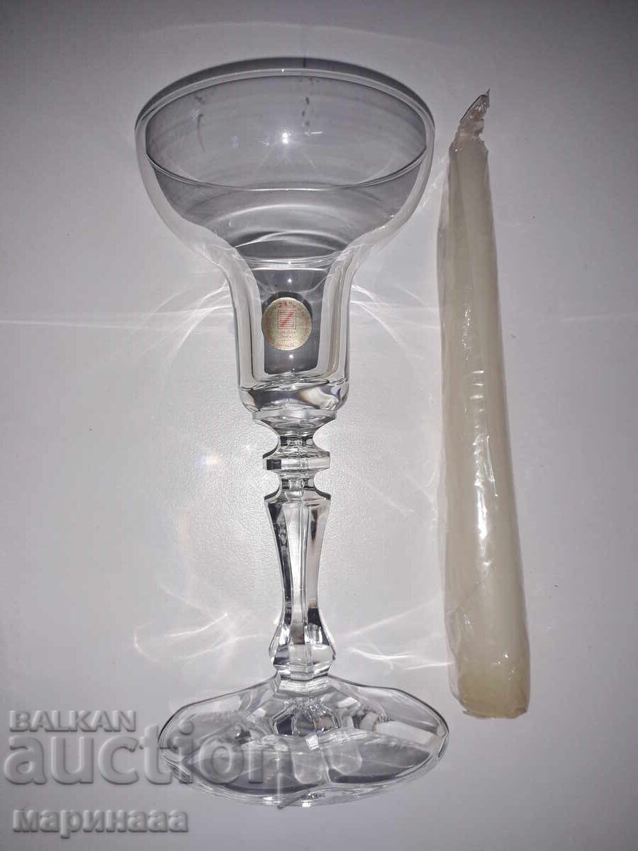 НОВ СВЕЩНИК. КРИСТАЛ.ГЕРМАНИЯ с цена 12.00 лв. | € 6.14