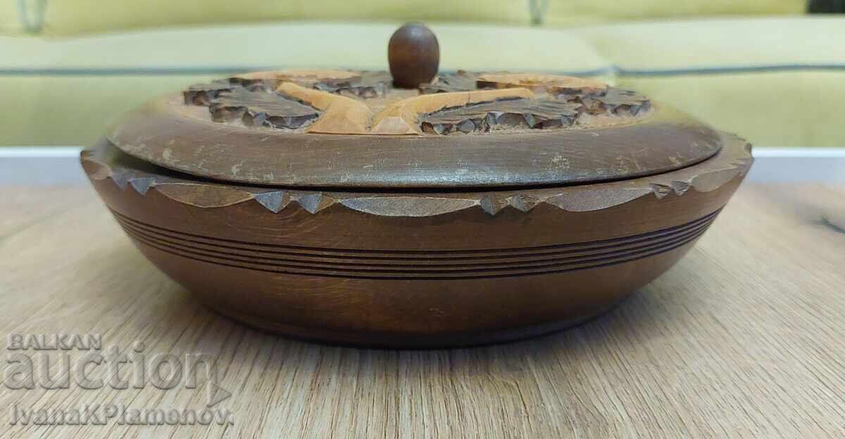 Cutie sculptată în lemn pentru cunoscători cu preț € 16.00 | 31.29 BGN
