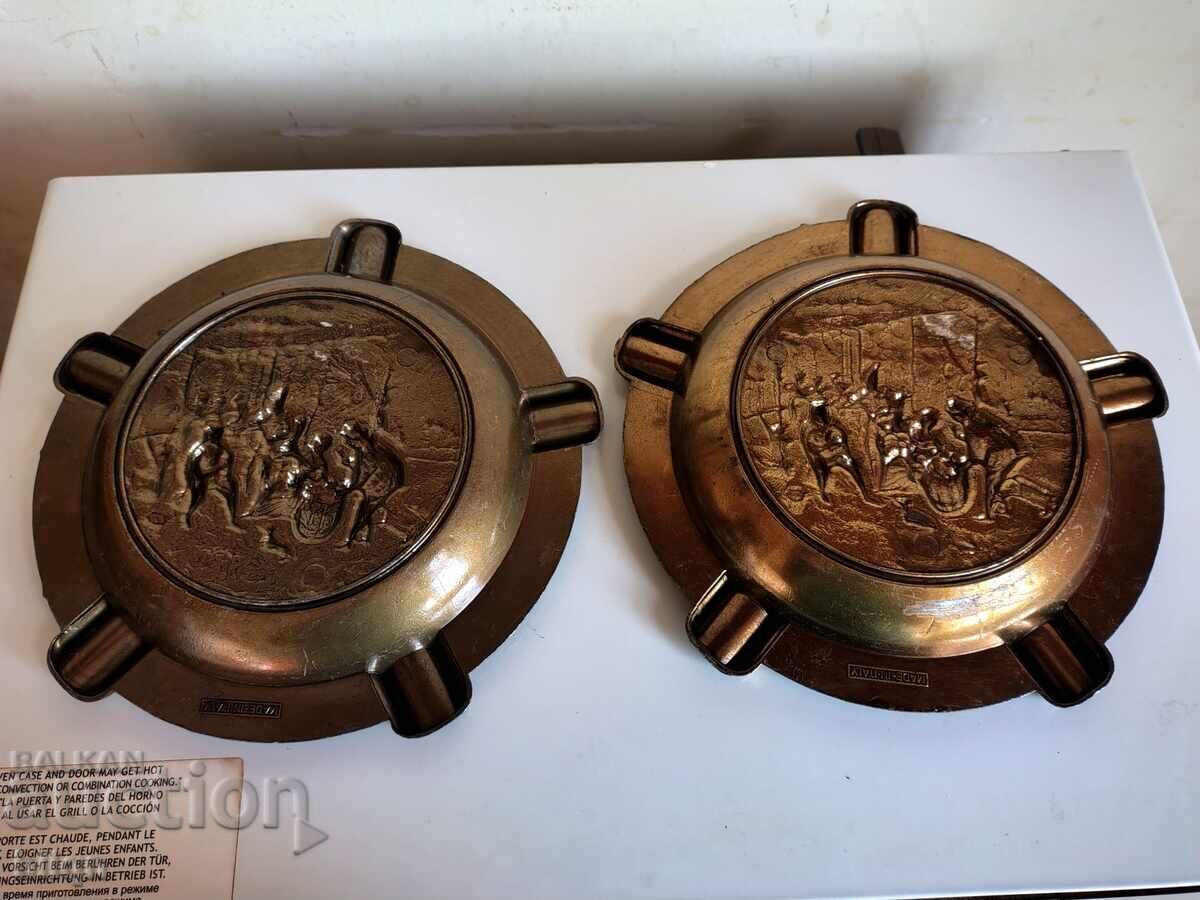 Great Large Relief Italian Bronze Ashtrays - 5