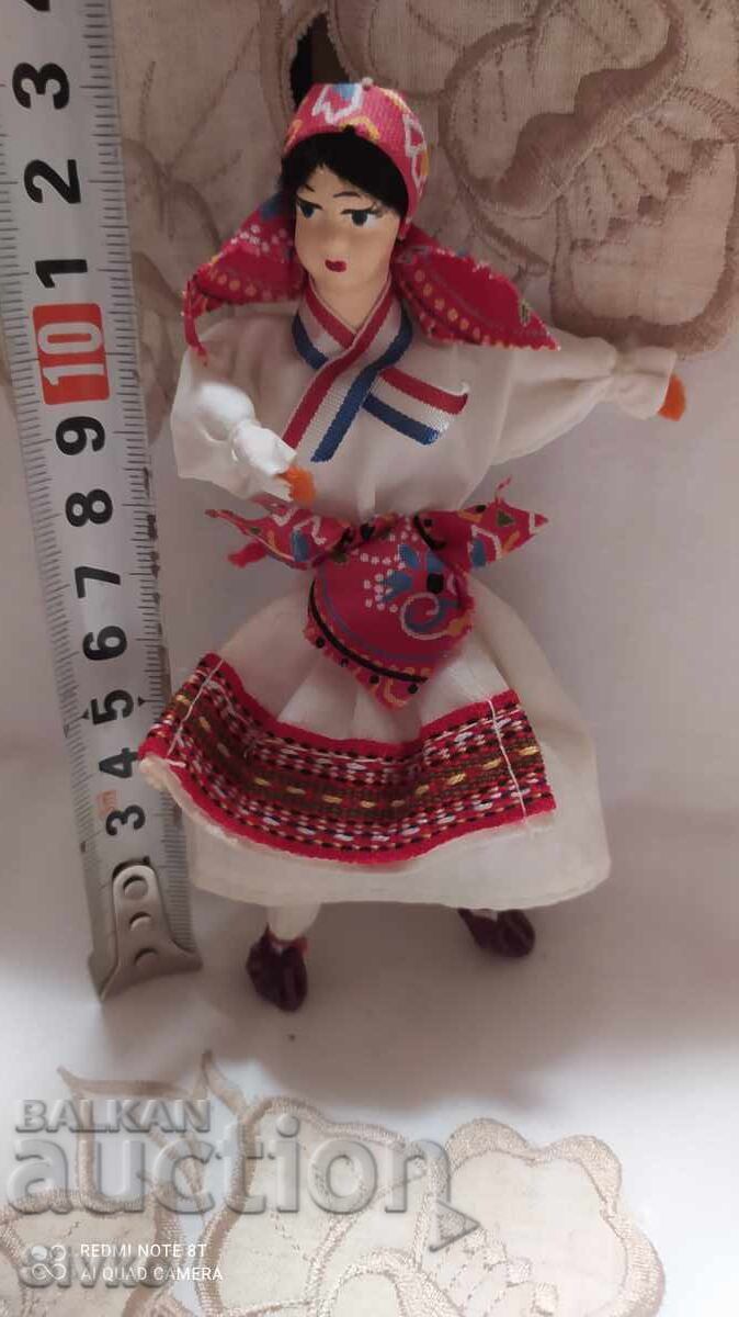 Аукцион Фигурка етно носия 1