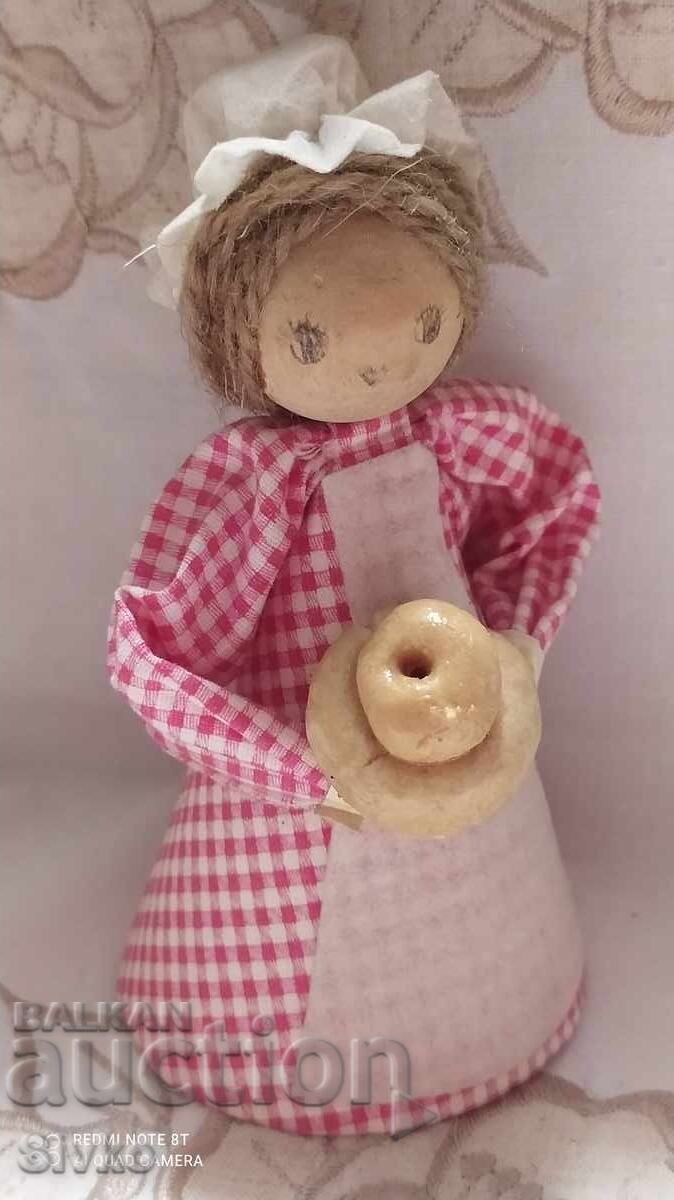 Figurine of ethnic costume 3 Figurine of ethnic costume 3