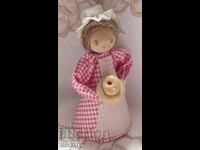 Φιγούρα με παραδοσιακή φορεσιά 3