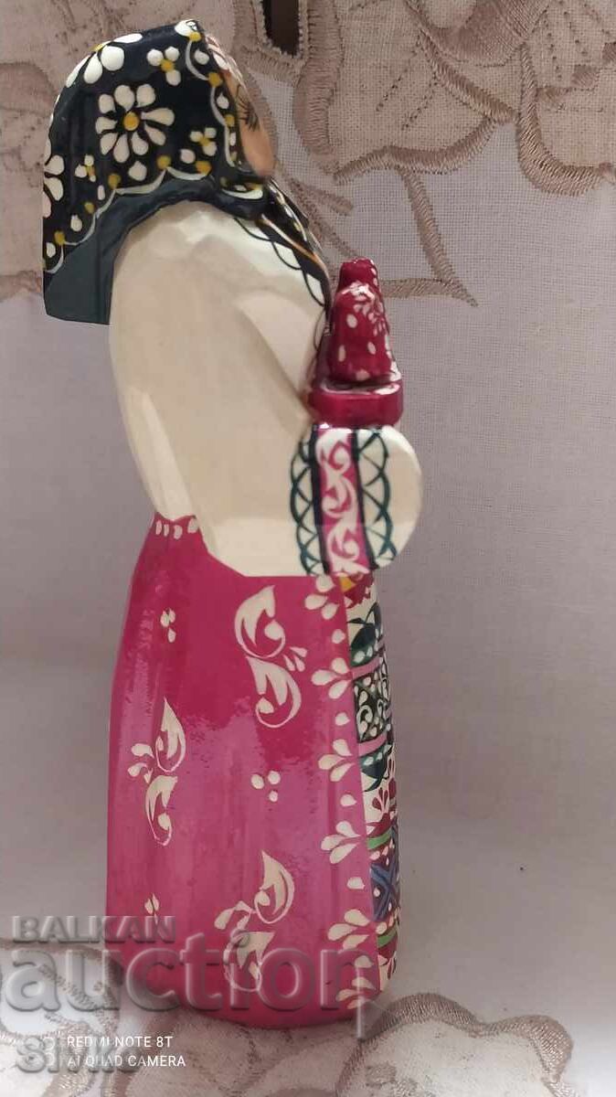 Доставка на Фигурка етно носия 6