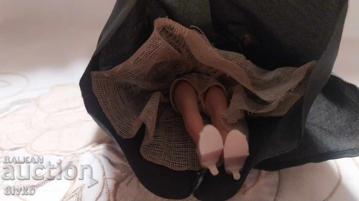 Доставка на Фигурка етно носия 8