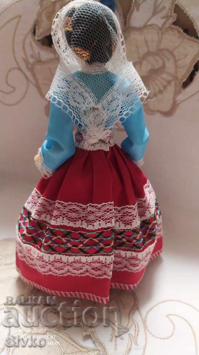 Παράδοση Φιγούρα με παραδοσιακή φορεσιά 11