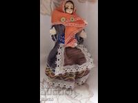 Фигурка етно носия 12