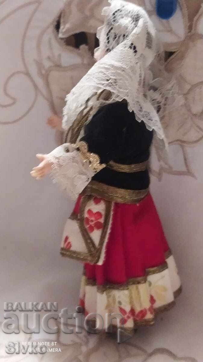 Φιγούρα με παραδοσιακή φορεσιά 14 με τιμή 0.99 BGN | € 0.51 Φιγούρα με παραδοσιακή φορεσιά 14 με τιμή 0.99 BGN | € 0.51