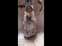 Фигурка етно носия 15