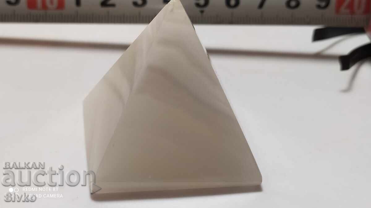 Δημοπρασία Φιγούρα Πυραμίδα όνυχας
