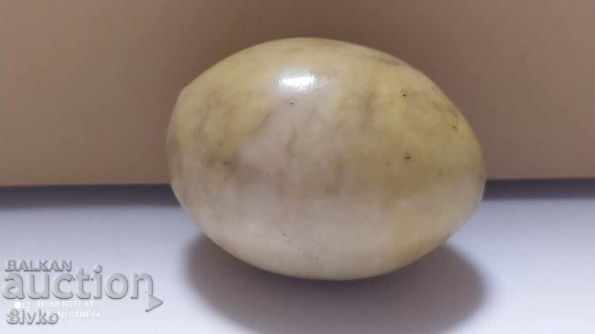 Естествен полускъпоценен камък с форма на яйце 1