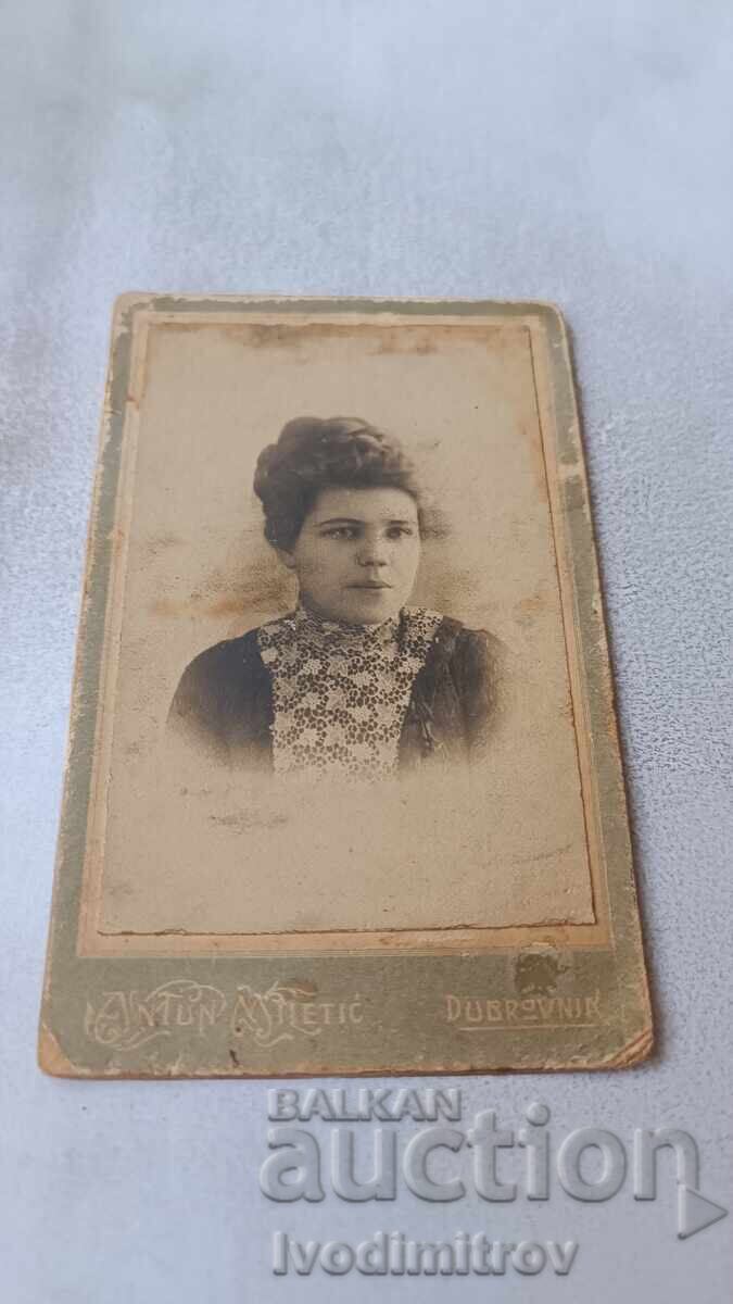 Foto Fată tânără Carton Foto Fată tânără Carton