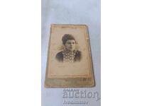 Φωτογραφία Νεαρό κορίτσι από χαρτόνι