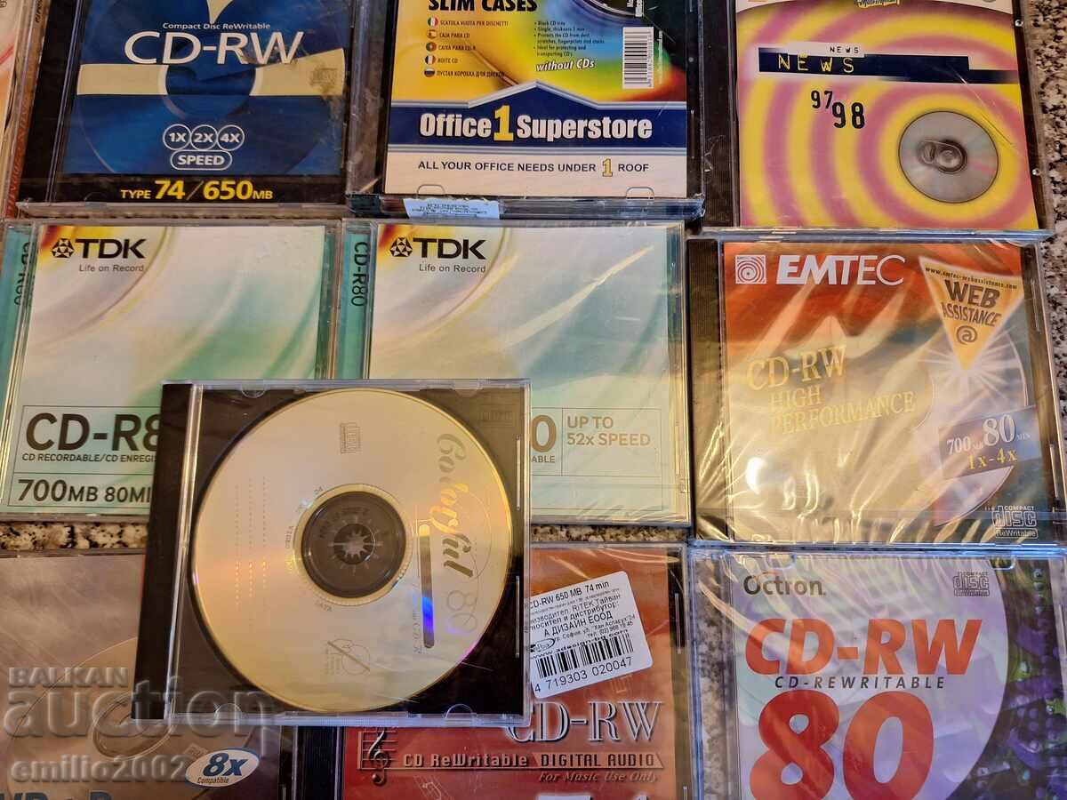 Παράδοση Δίσκοι Compact και DVD ανοιγμένοι