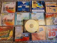 Δίσκοι Compact και DVD ανοιγμένοι