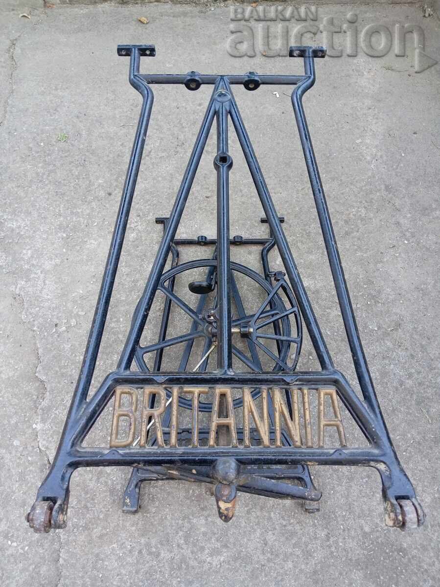 Μεταλλικά πόδια από ραπτομηχανή 30s BRITANNIA με τιμή 151.00 BGN | € 77.21
