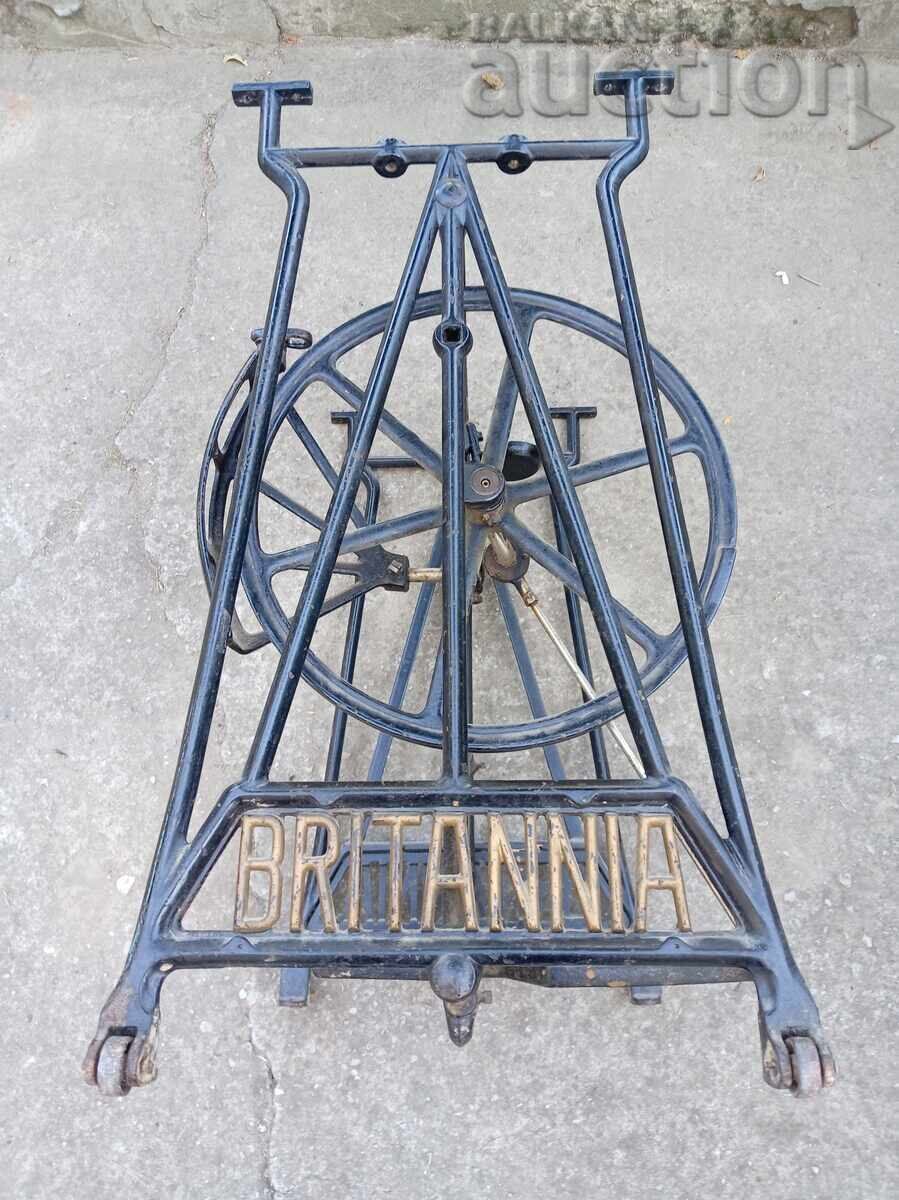 Livrarea Picioare metalice de mașină de cusut din anii '30 BRITANNIA
