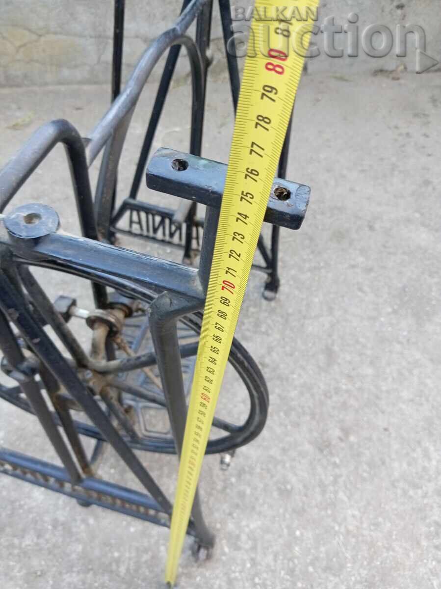 Μεταλλικά πόδια από ραπτομηχανή 30s BRITANNIA - 7