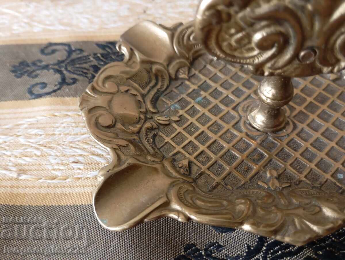 Μπαρόκ σταχτοδοχείο με θήκη σπίρτων με τιμή 65.00 BGN | € 33.23