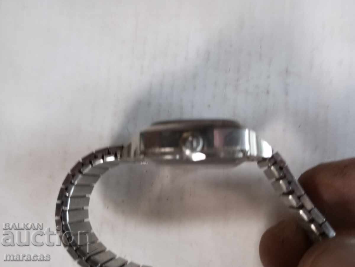 Швейцарски часовник Тисот с цена 79.00 лв. | € 40.39 Швейцарски часовник Тисот с цена 79.00 лв. | € 40.39