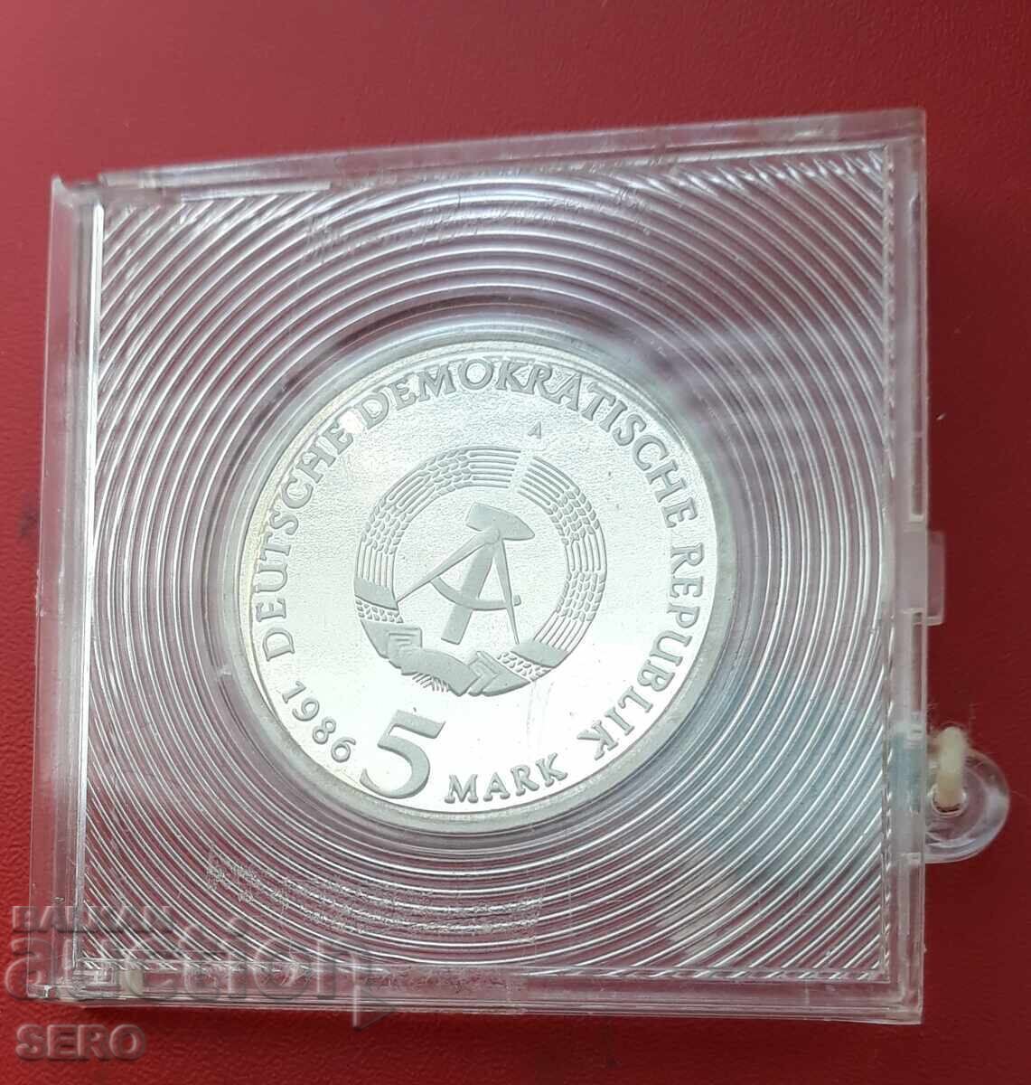 Auction Germany-GDR-5 stamps 1986-matte-glossy-extremely rare-circulation 4200 pcs Auction Germany-GDR-5 stamps 1986-matte-glossy-extremely rare-circulation 4200 pcs