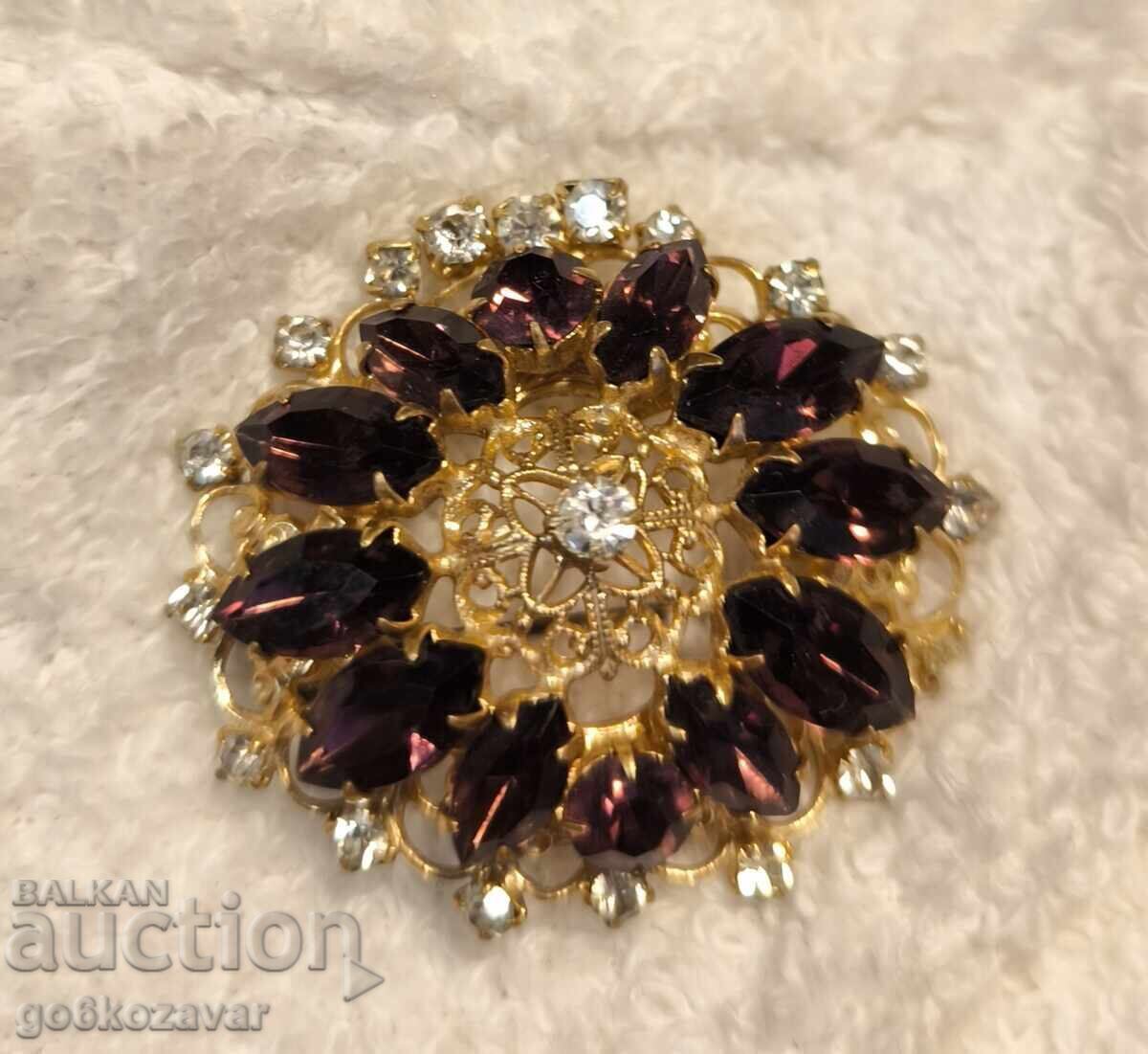 Veche broșă foarte frumoasă! Pietre prețioase, aurire! cu preț € 12.78 | 25.00 BGN Veche broșă foarte frumoasă! Pietre prețioase, aurire! cu preț € 12.78 | 25.00 BGN