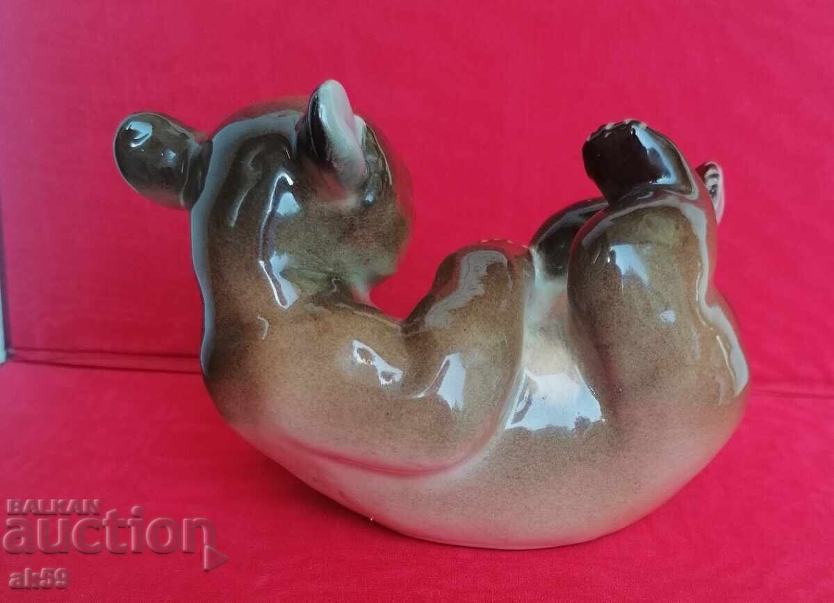Auction Laughing Bear - Porcelain Figurine Auction Laughing Bear - Porcelain Figurine