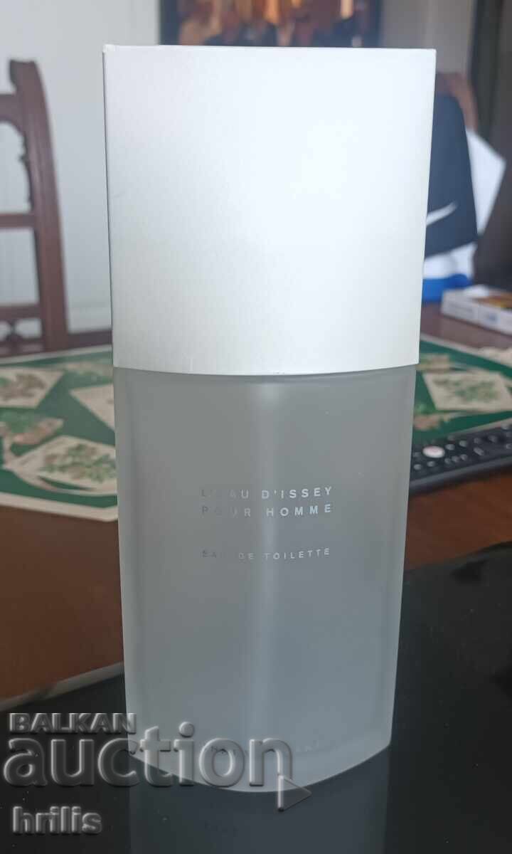 ПРАЗНО ШИШЕ ОТ ПАРФЮМ "ИСЕИ МИАКИ" с цена 7.00 лв. | € 3.58