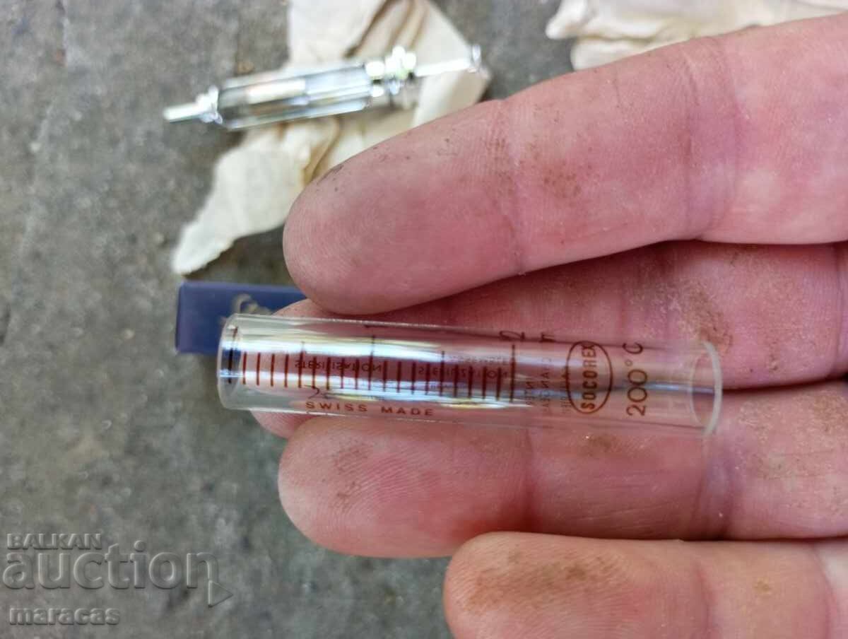 Auction  Medical syringes