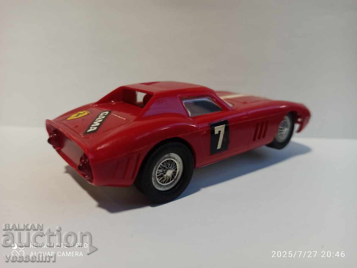 Аукцион Стара кола1/32 от писта Ferrari 275 GT  gama рядка находка