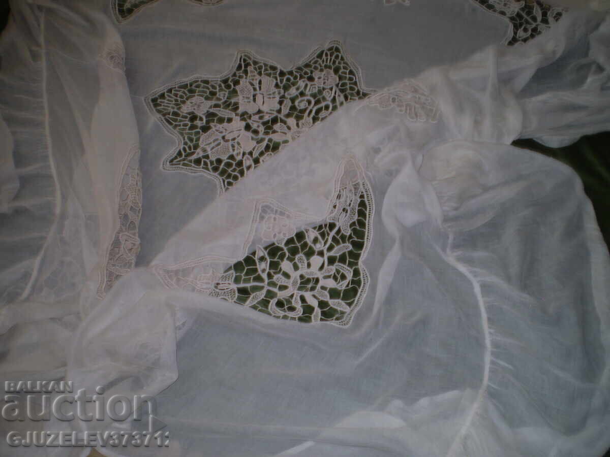 Pătură antică mare de pat cu volane din dantelă