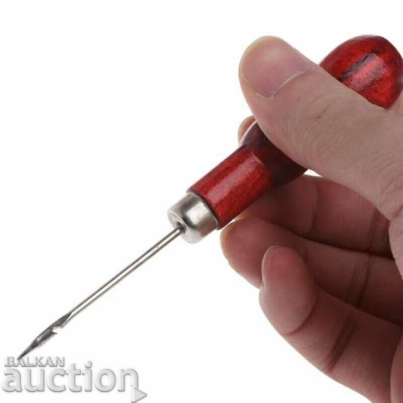 Livrarea Un awl cu un cârlig pentru perforarea găurilor în cizmașul de pantofi din piele