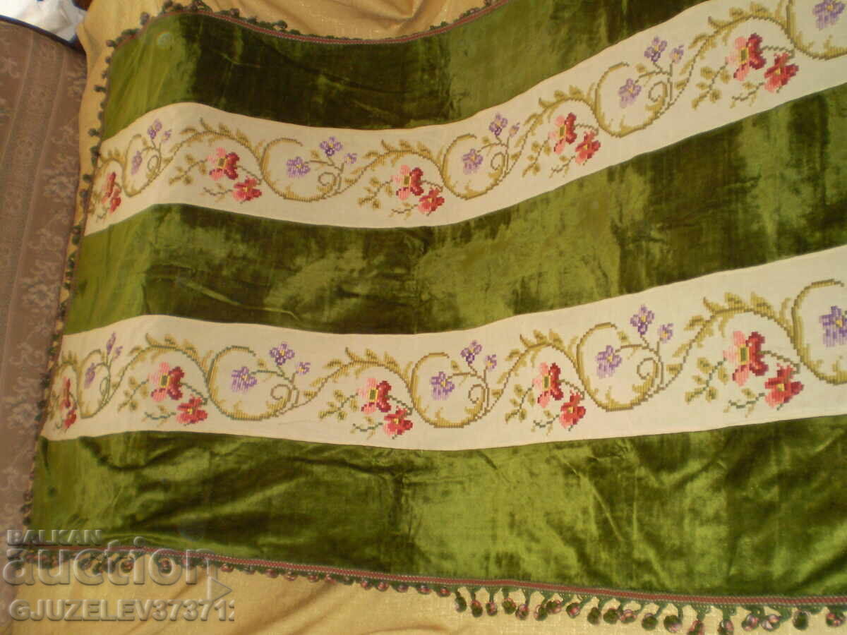 Ръчно бродирана покривка за маса от 19-ти век с пискюли от - 5 Ръчно бродирана покривка за маса от 19-ти век с пискюли от - 5