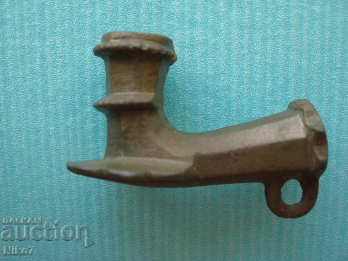 Pipă veche, otomană, de bronz cu preț 39.99 BGN | € 20.45
