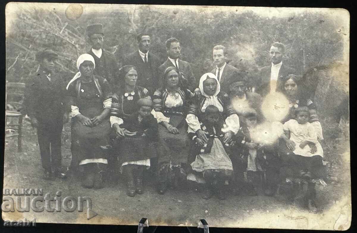 Κιουστενδίλ Γιορτή της Ροδάτα Ντυμένοι