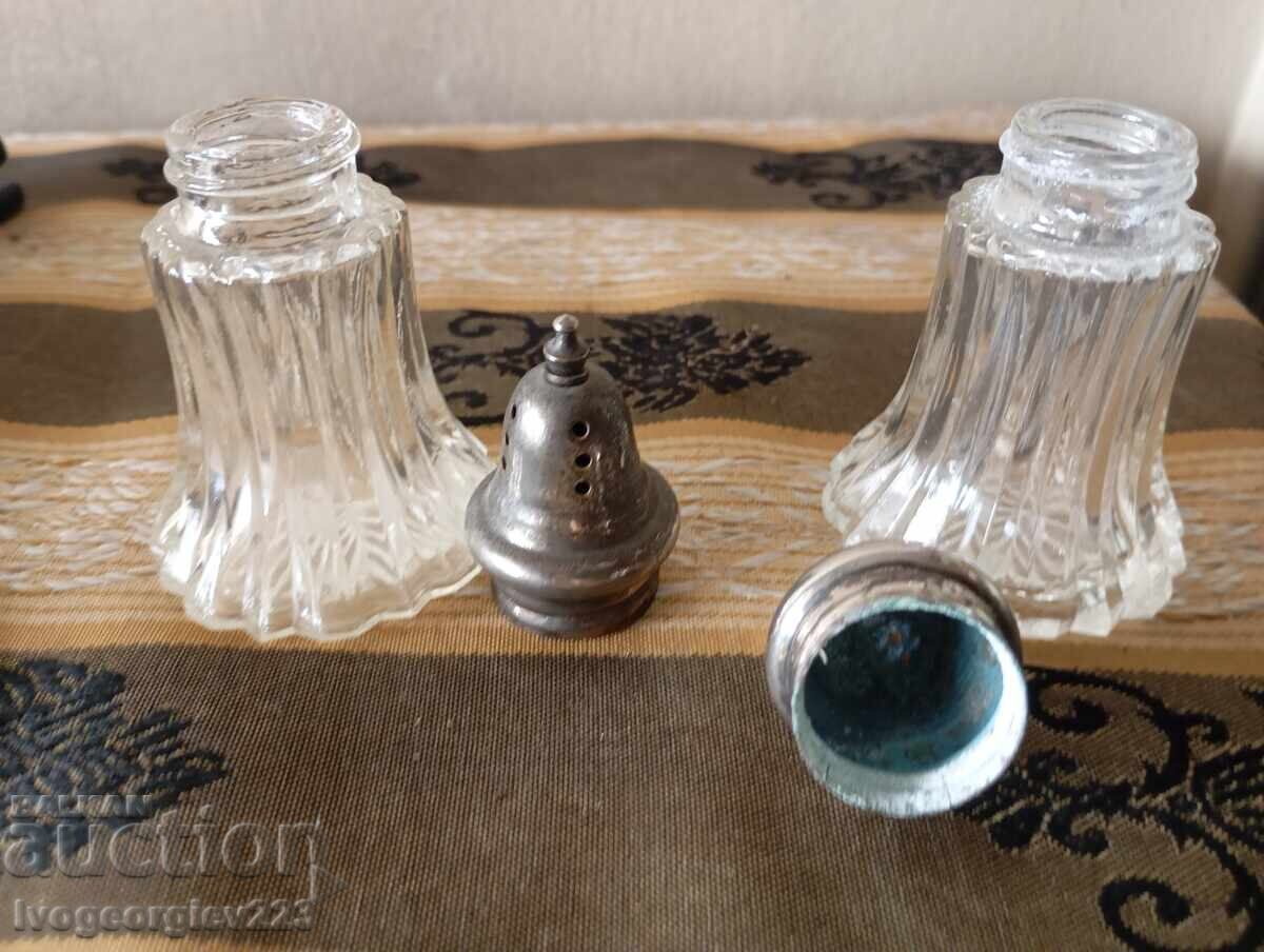 Σετ αλατιέρας με τιμή 30.00 BGN | € 15.34 Σετ αλατιέρας με τιμή 30.00 BGN | € 15.34