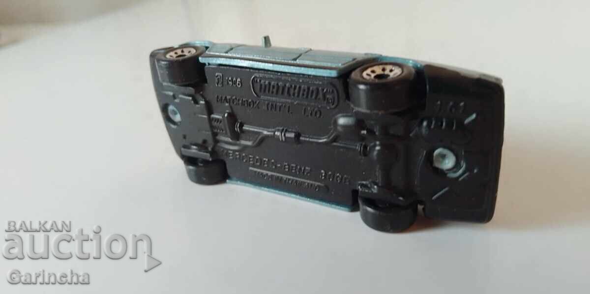 Livrarea Matchbox Macau 1/64 Mercedes 124 E500