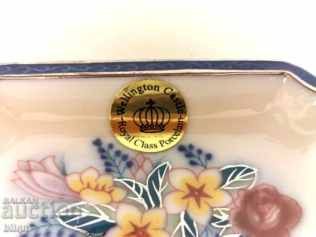 Licitație Unice scrumiere vechi de porțelan englezesc