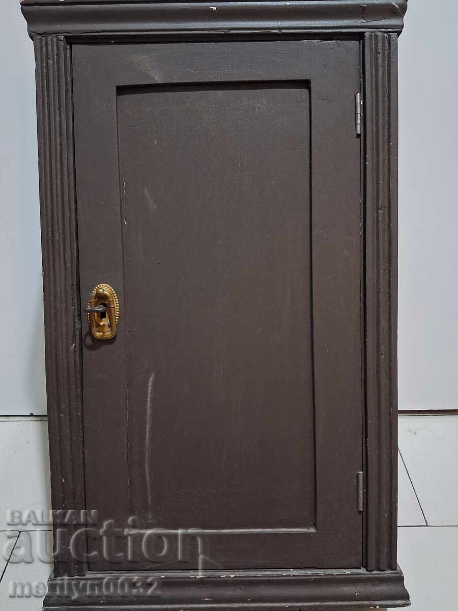 Dulap vechi cutie trusă medicală cu dimensiuni 50/31/16 cm Dulap vechi cutie trusă medicală cu dimensiuni 50/31/16 cm