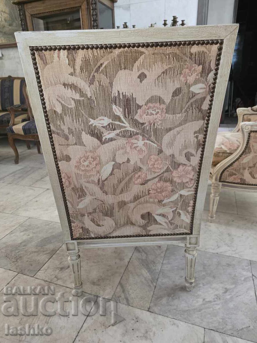 Auction  Armchair Set