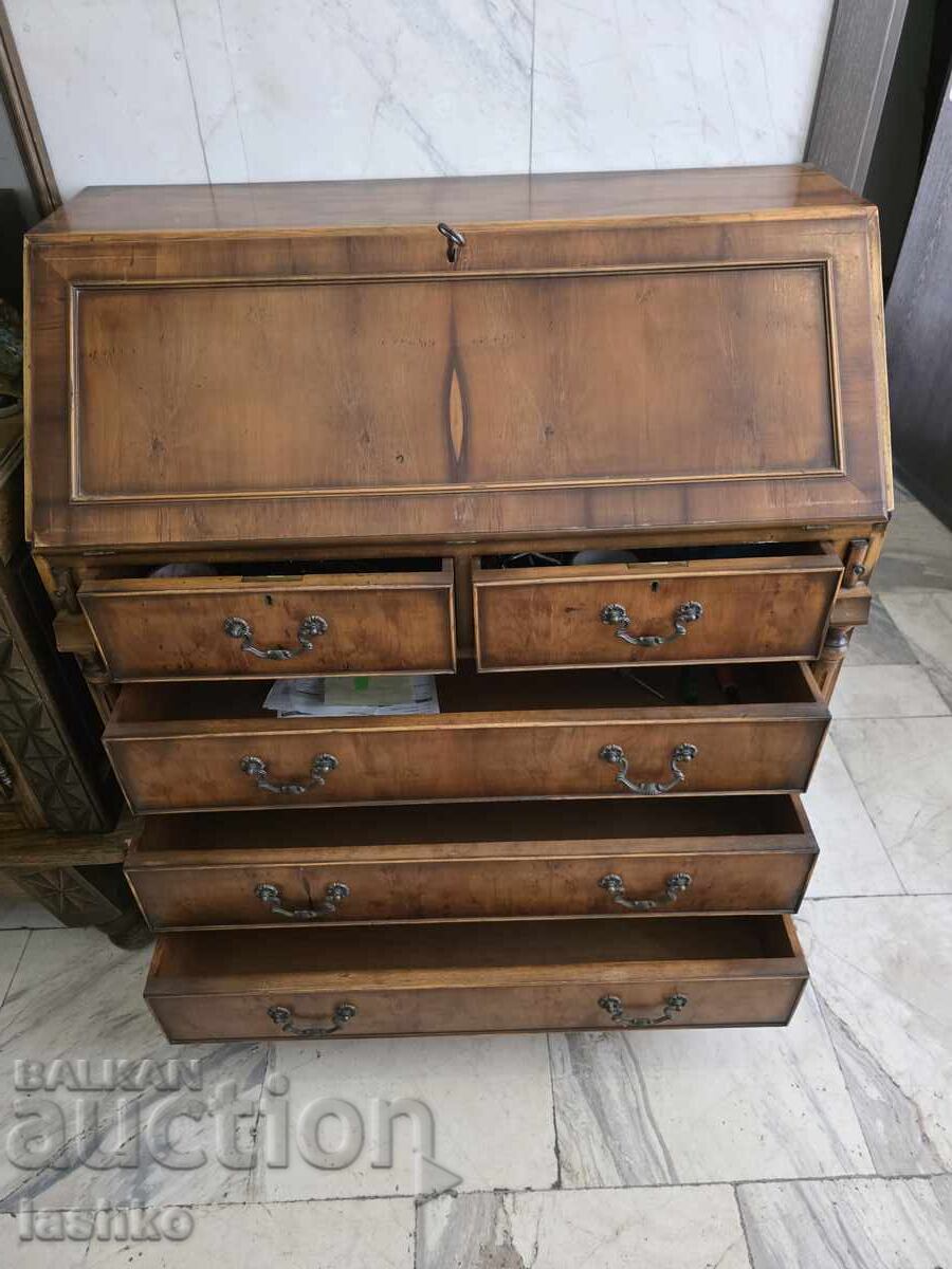 Старо писалище, секретар с цена 899.00 лв. | € 459.65