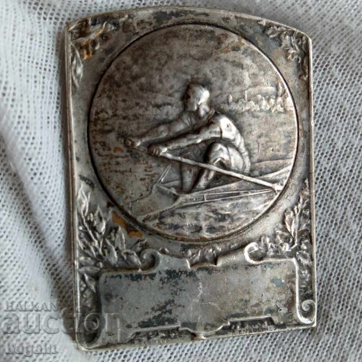 Medalie. Canotaj. Secesiune