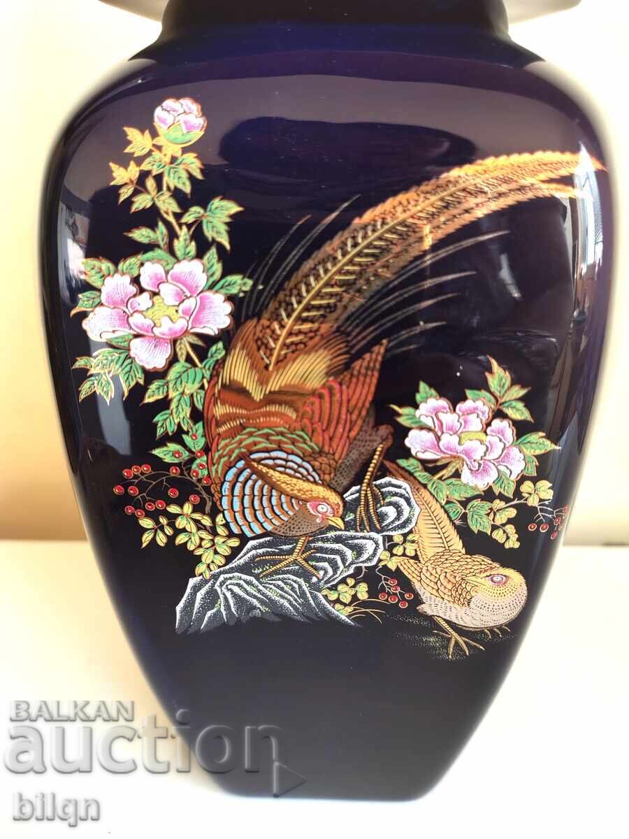 Licitație Vază Spaniolă Frumoasă, Urnă