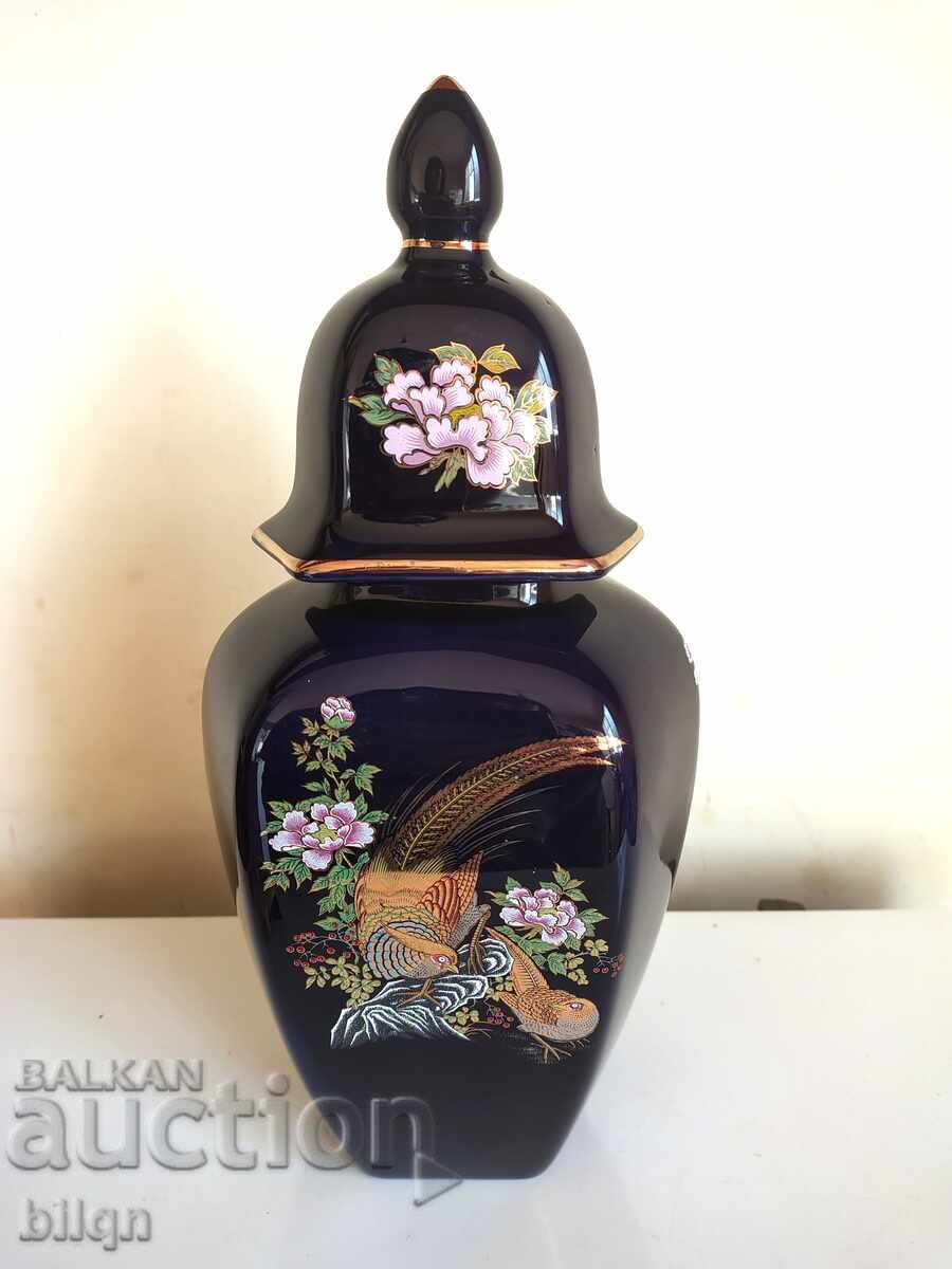 Vază Spaniolă Frumoasă, Urnă