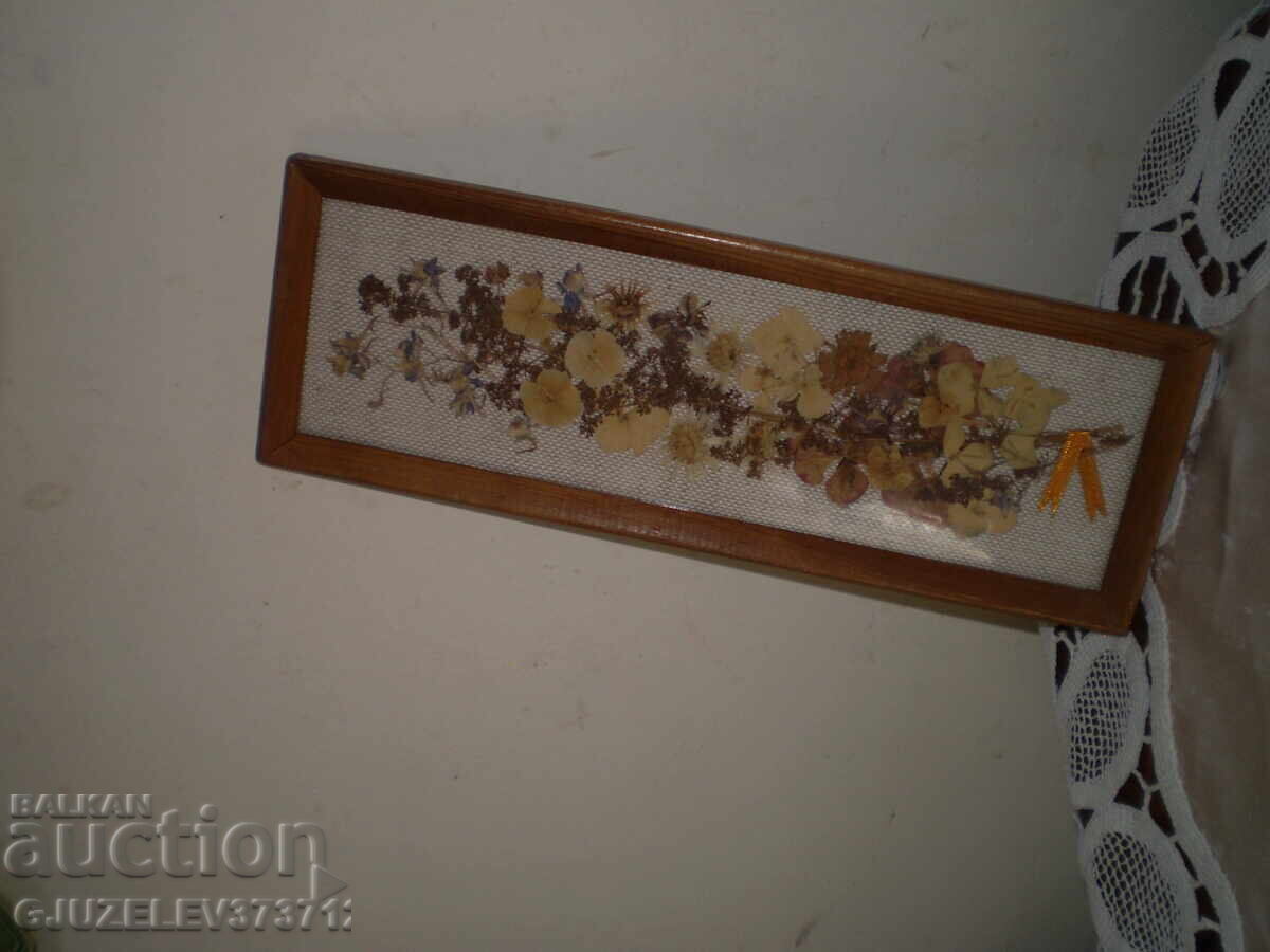 Tablou Herbariu cu flori presate uscate lucrate manual cu preț 35.00 BGN | € 17.90 Tablou Herbariu cu flori presate uscate lucrate manual cu preț 35.00 BGN | € 17.90