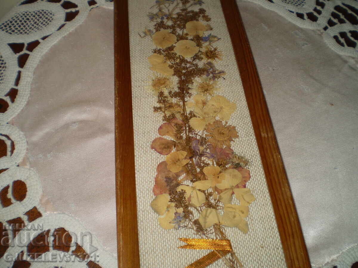 Livrarea Tablou Herbariu cu flori presate uscate lucrate manual Livrarea Tablou Herbariu cu flori presate uscate lucrate manual