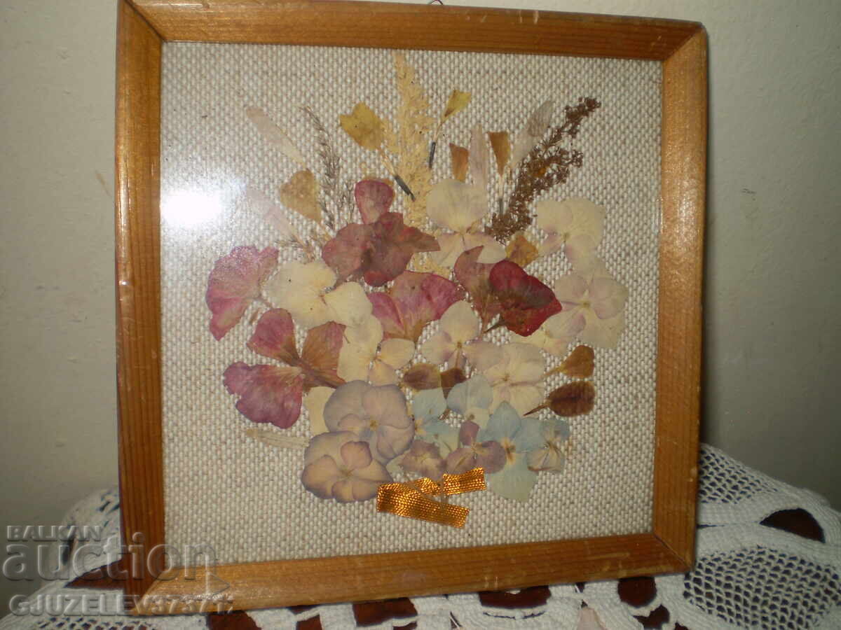 Licitație Tablou CU FLORI PRESATE USCATE, lucrat manual Licitație Tablou CU FLORI PRESATE USCATE, lucrat manual