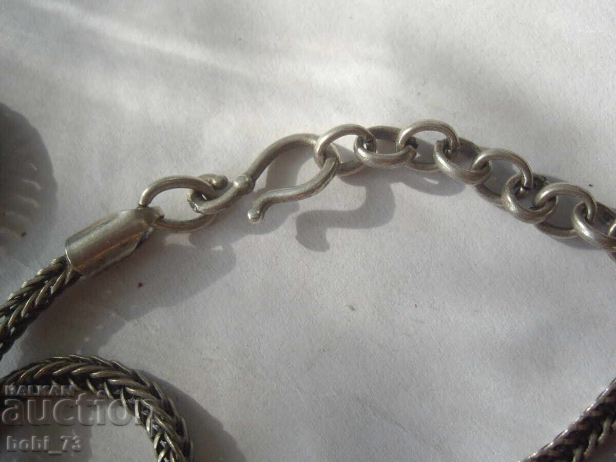 Ασημένιο κολιέ. με τιμή 100.00 BGN | € 51.13 Ασημένιο κολιέ. με τιμή 100.00 BGN | € 51.13