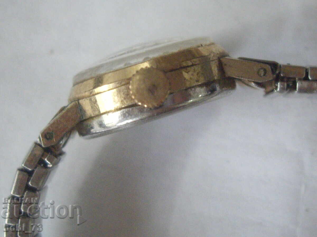 Auction Old gold plated ladies watch. Auction Old gold plated ladies watch.
